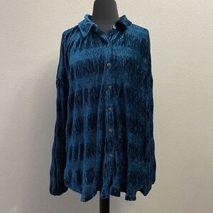 Pink Lily Women's Blue Velvet Long Balloon Sleeve Size XL Button Front Side Slit